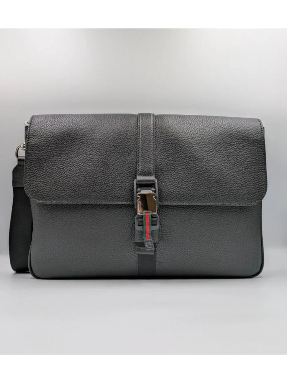 Gucci Men’s Piuma Calfskin Web Medium Business Case Crossbody Bag Black 816755